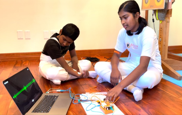 Can Neuroscience Help You Fence Better? Middle-School Scientist Wins State Science Fair Using SpikerBox